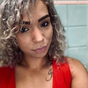 Meet your Posher, Brittney